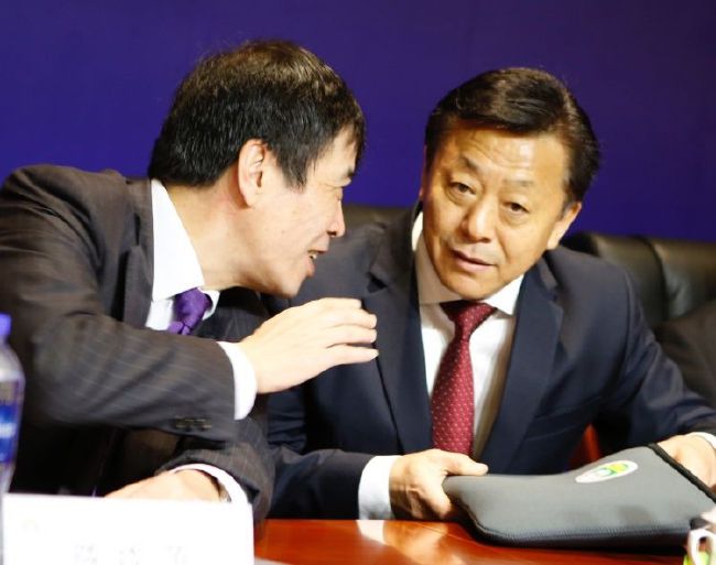 成人午夜小视频